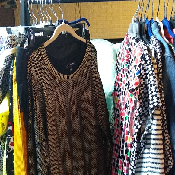 A medium USPS box or Bag of up to 3 pieces. This includes separates and dresses. - Picture 3 of 5